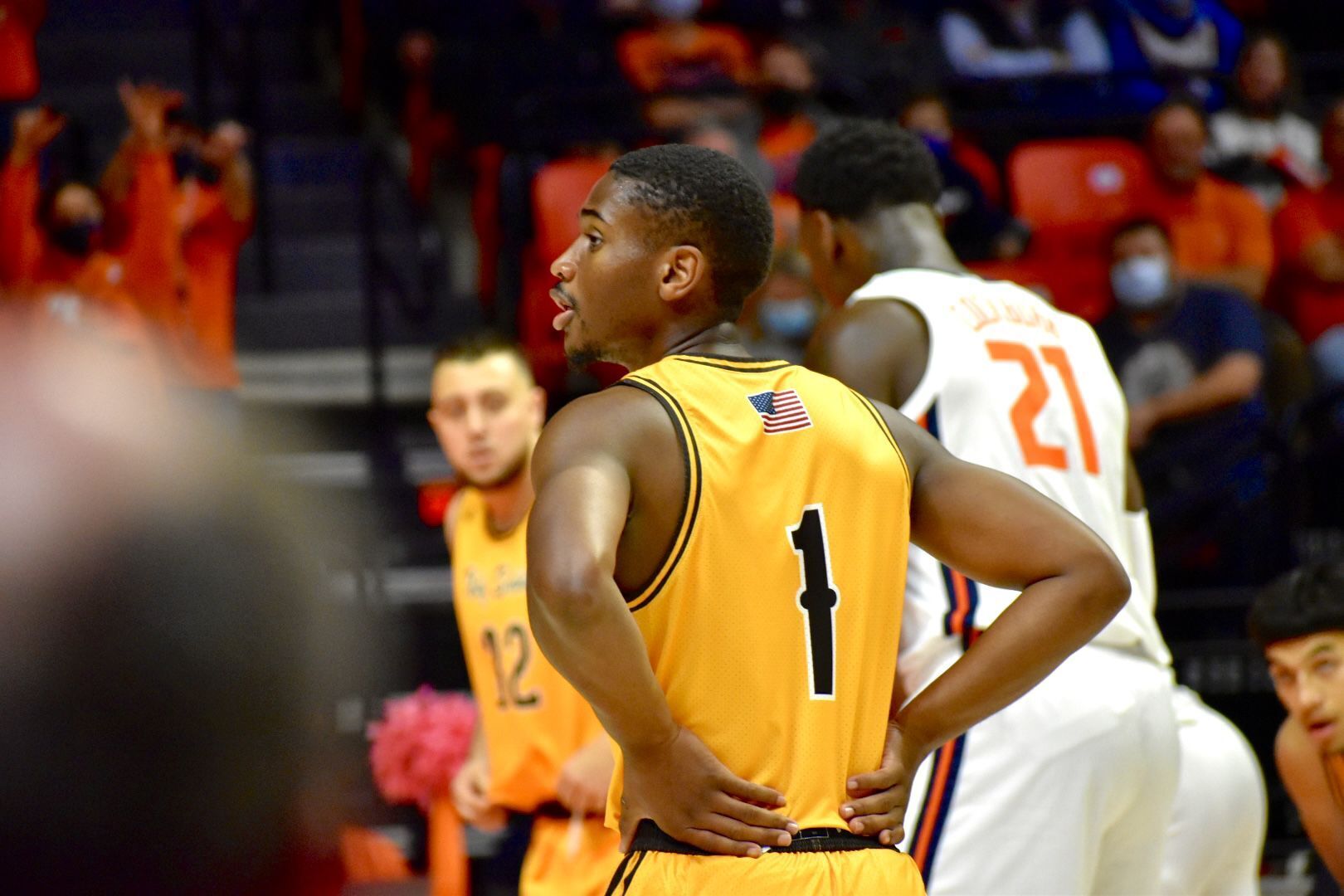 Photos: Illinois hosts St. Francis in season-opening exhibition